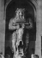 Статуя финикийского Бога (Молоха?) с острова Кипр.
 Первая половила I тысячелетия до я. э. Камень 