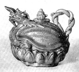 Чайник в виде черепахи. Фарфор. Конец XV - начало XVI в.