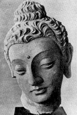 Голова Будды. Скульптура из Гандхары. Образец греко-буддиского искусства. V в. Камень