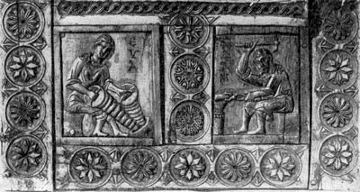Ларец из слоновой кости с изображением кузнецов и женщины, раздувающей меха (Адам и Ева). XI в.