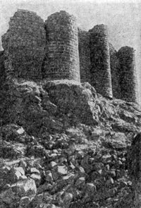 Развалины крепости Анберд (Армения) X-XIII в.